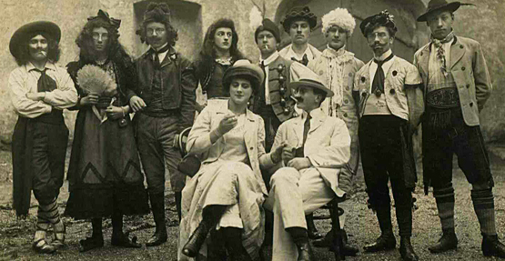 Faschingsgesellschaft aus dem Jahr 1913