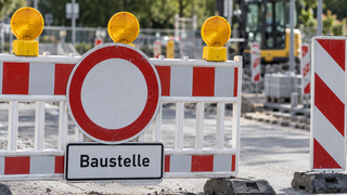 Holzstra�e: Vollsperrung wegen Hangsicherungsarbeiten